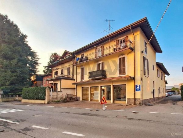 locale commerciale in vendita a Castronno
