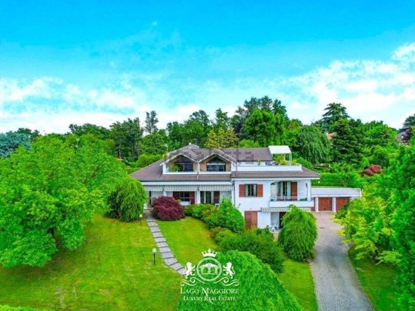 casa indipendente in vendita a Castronno