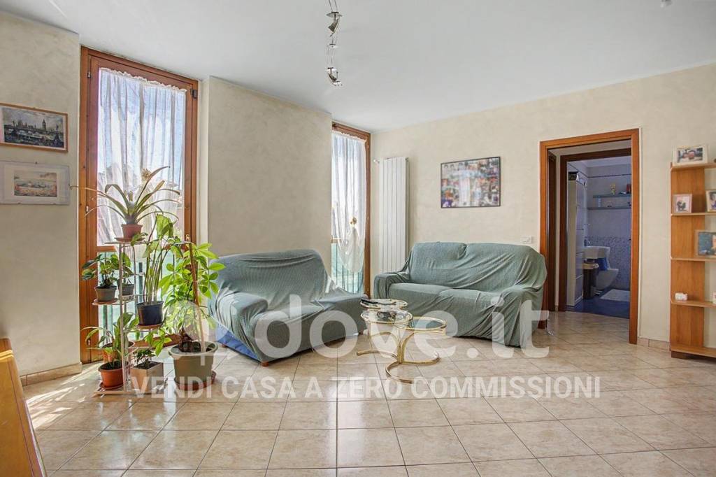 appartamento in vendita a Castronno