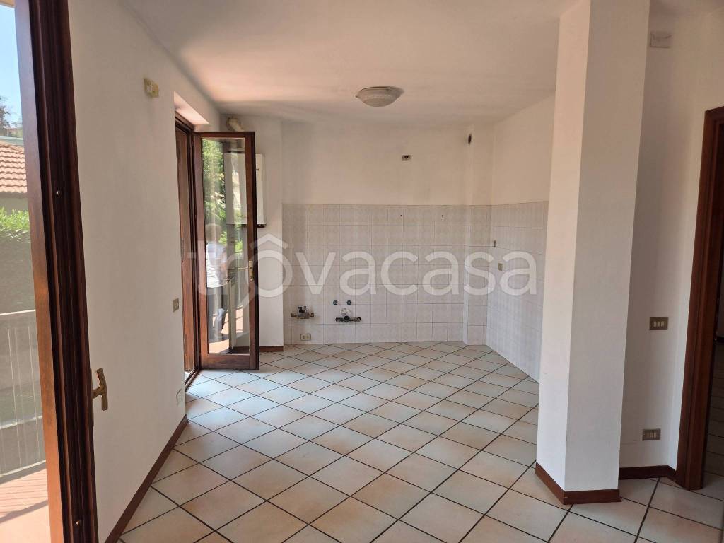 appartamento in vendita a Castronno
