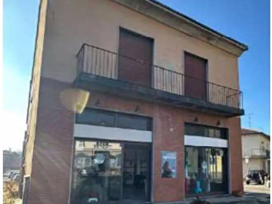 casa indipendente in vendita a Castronno