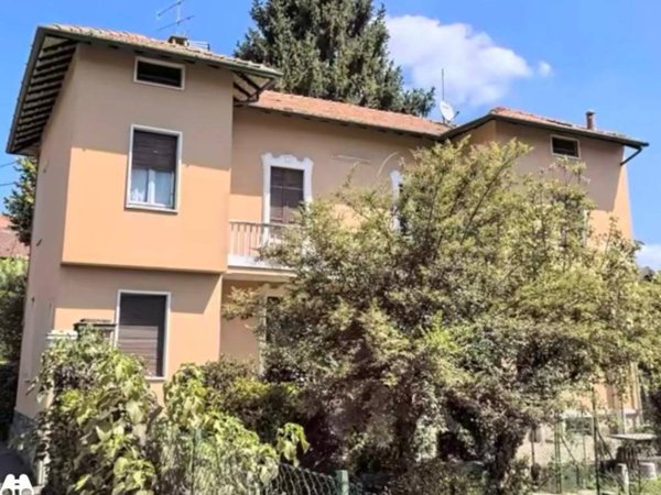 casa indipendente in vendita a Castronno