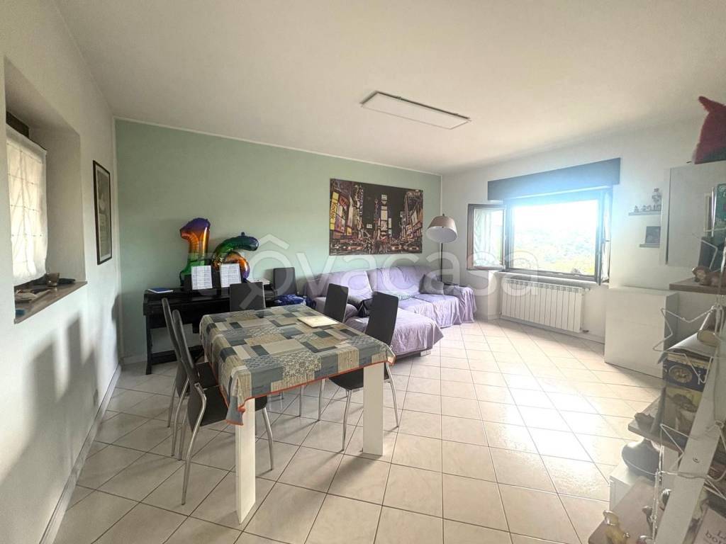 appartamento in vendita a Castronno