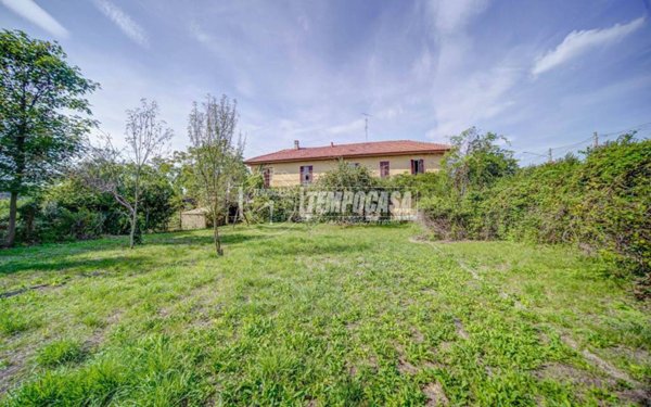 casa indipendente in vendita a Castronno