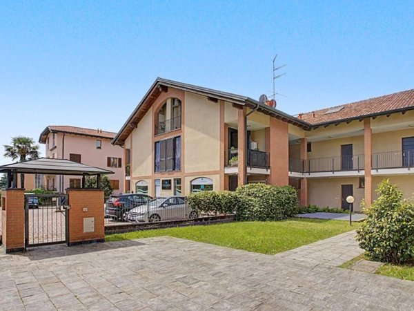 appartamento in vendita a Castronno