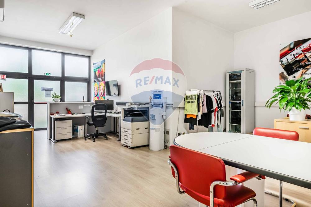 ufficio in vendita a Cavaria con Premezzo