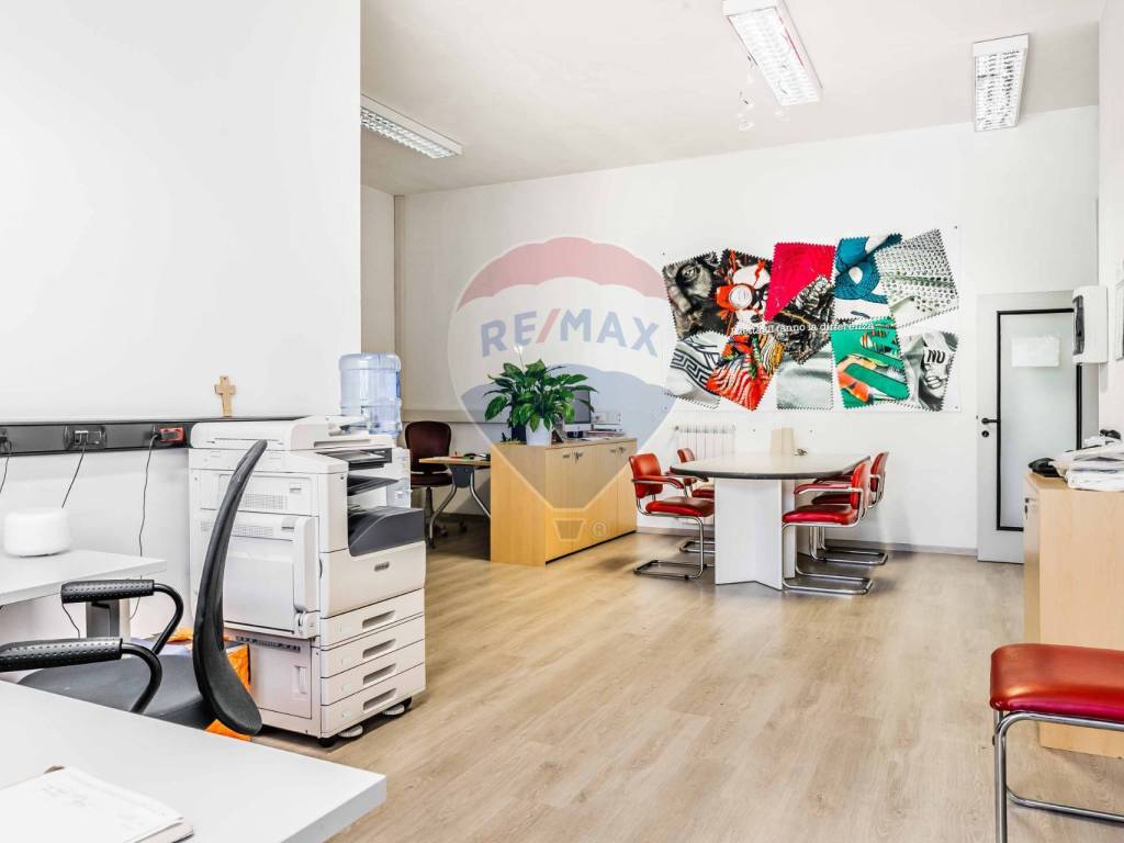 locale commerciale in vendita a Cavaria con Premezzo