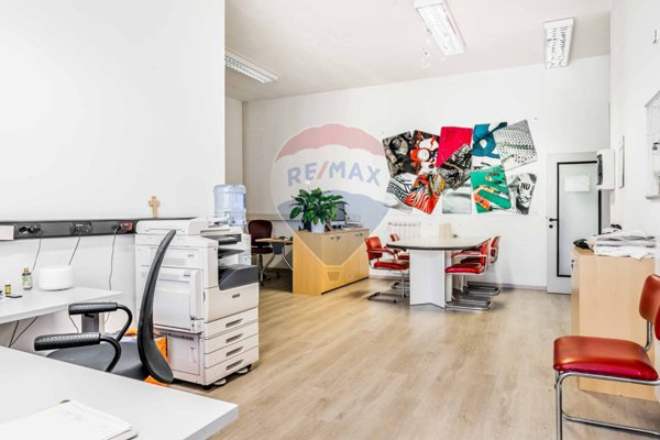 ufficio in vendita a Cavaria con Premezzo