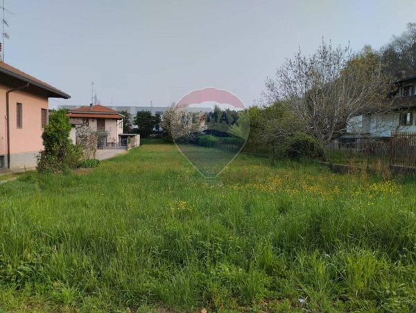 terreno edificabile in vendita a Cavaria con Premezzo