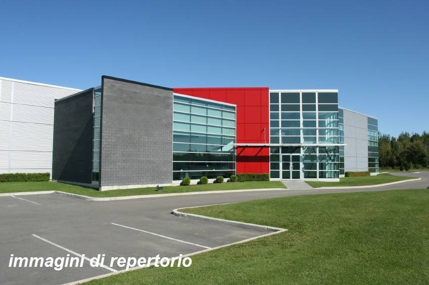 locale commerciale in vendita a Cavaria con Premezzo