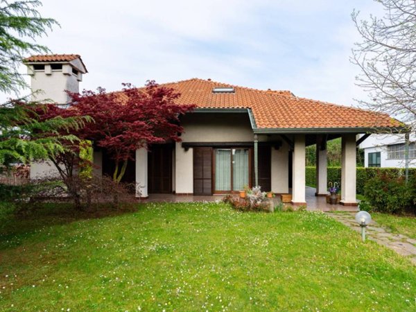 casa indipendente in vendita a Cavaria con Premezzo