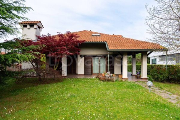 casa indipendente in vendita a Cavaria con Premezzo