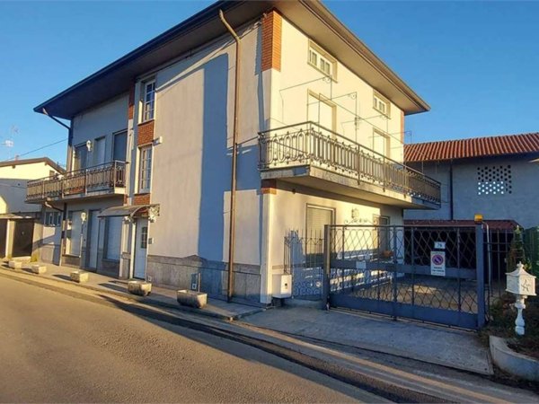 casa indipendente in vendita a Cavaria con Premezzo