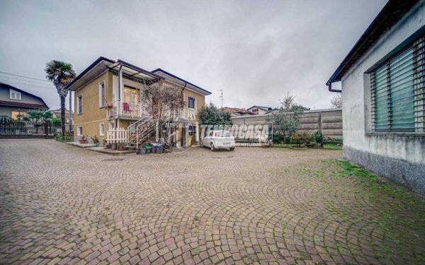 casa indipendente in vendita a Cavaria con Premezzo