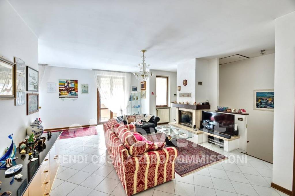 appartamento in vendita a Cavaria con Premezzo