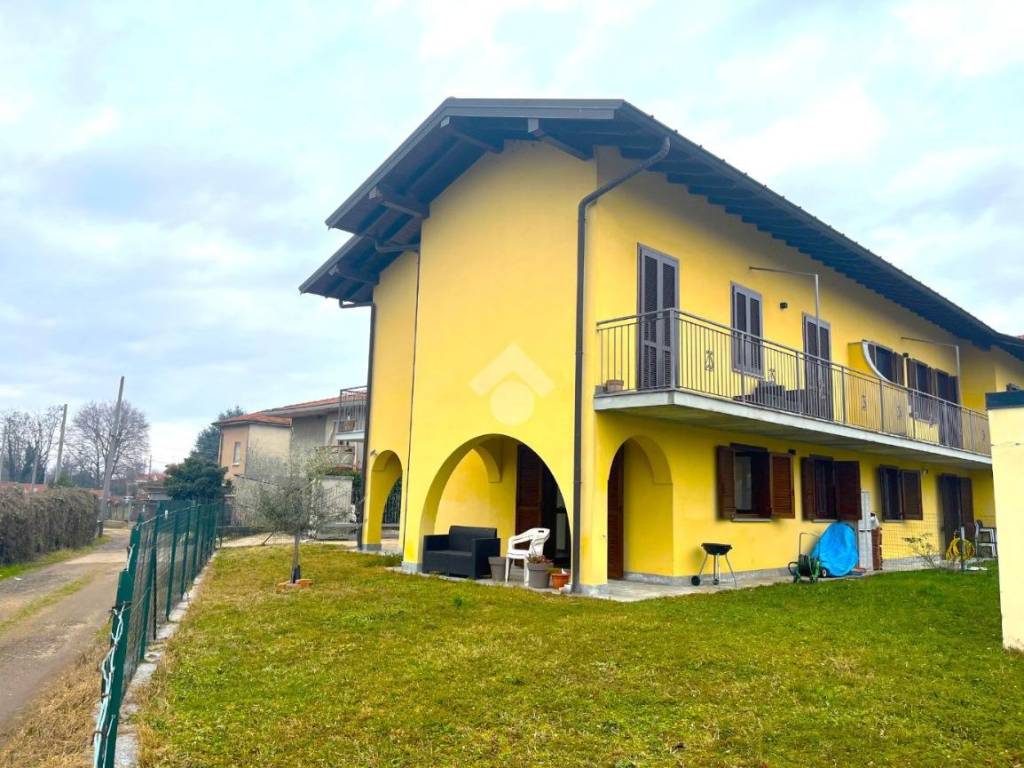 casa indipendente in vendita a Cavaria con Premezzo