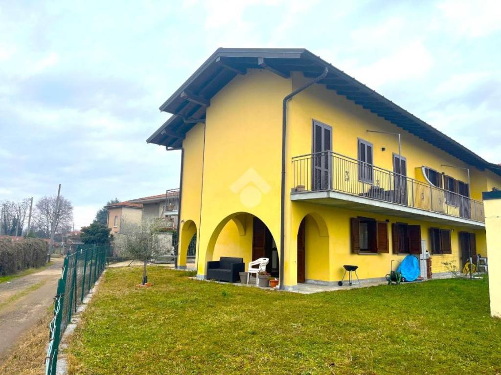 casa indipendente in vendita a Cavaria con Premezzo