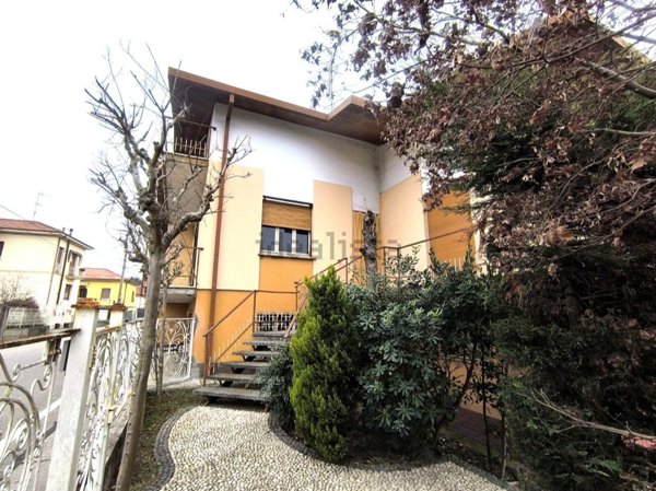 casa indipendente in vendita a Cavaria con Premezzo