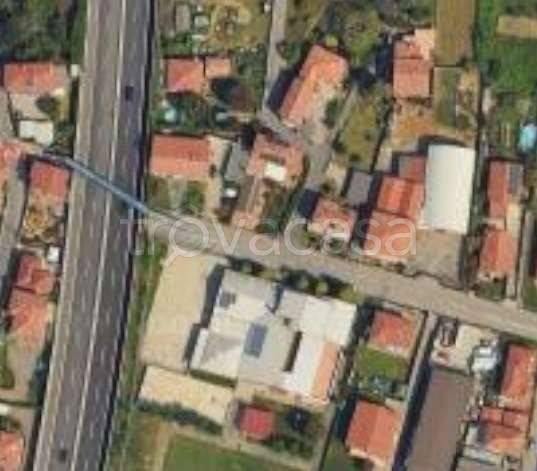 negozio in vendita a Cavaria con Premezzo