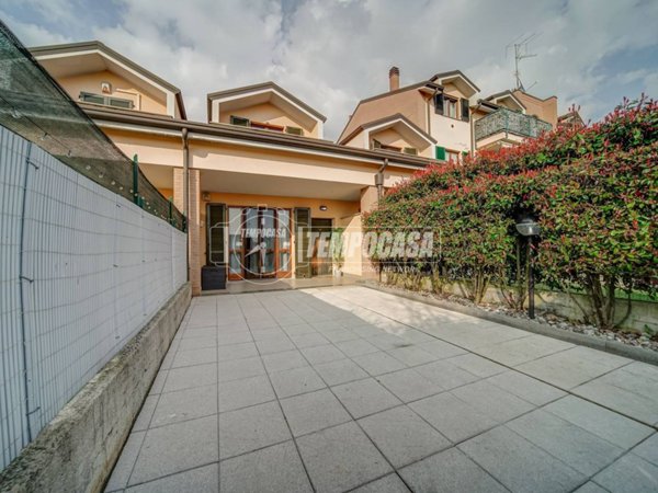 casa indipendente in vendita a Cavaria con Premezzo