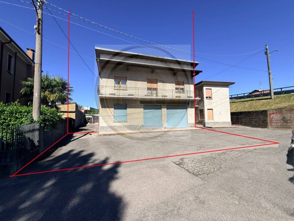 casa semindipendente in vendita a Cavaria con Premezzo