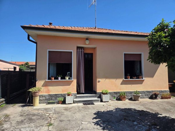 casa indipendente in vendita a Cavaria con Premezzo