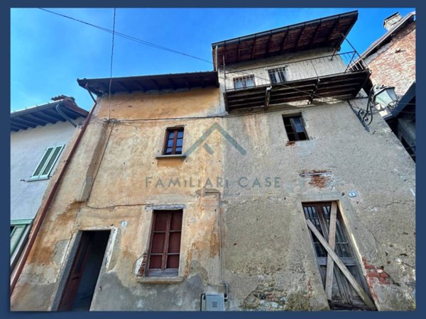 casa indipendente in vendita a Cazzago Brabbia