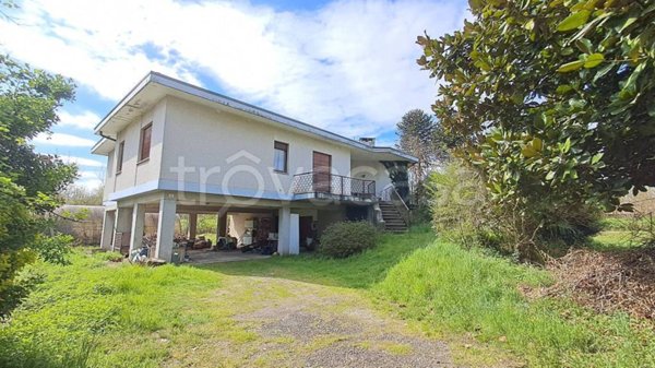 casa indipendente in vendita a Cazzago Brabbia