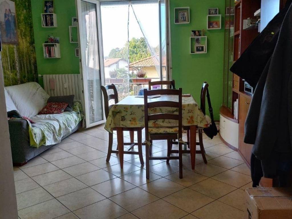 appartamento in vendita a Cazzago Brabbia
