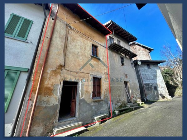 casa indipendente in vendita a Cazzago Brabbia