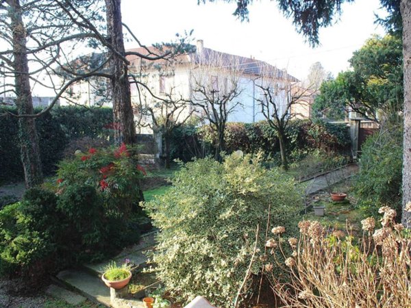 casa indipendente in vendita a Cazzago Brabbia