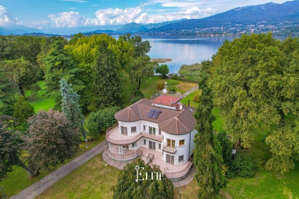 casa indipendente in vendita a Cazzago Brabbia