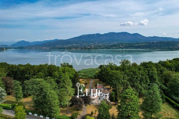 casa indipendente in vendita a Cazzago Brabbia