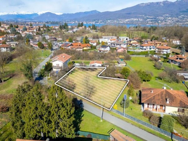 villa in vendita a Cazzago Brabbia