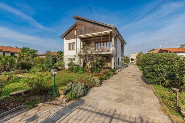 casa indipendente in vendita a Cislago