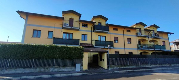 appartamento in vendita a Cislago in zona Massina