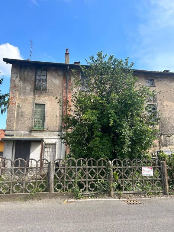 appartamento in vendita a Cislago in zona Massina