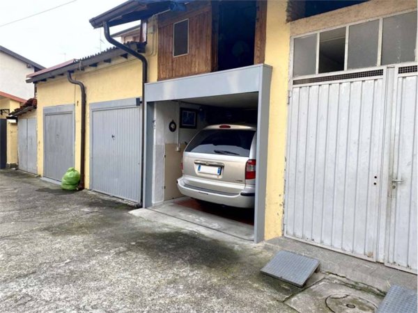 locale di sgombero in vendita a Cislago