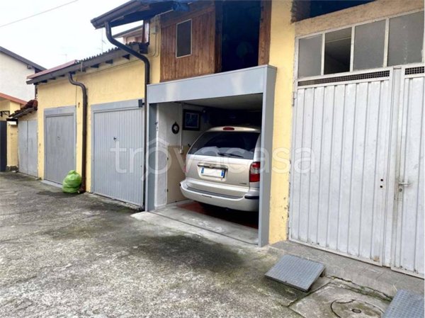 locale di sgombero in vendita a Cislago
