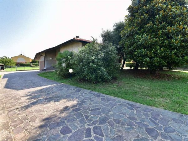 casa indipendente in vendita a Cislago