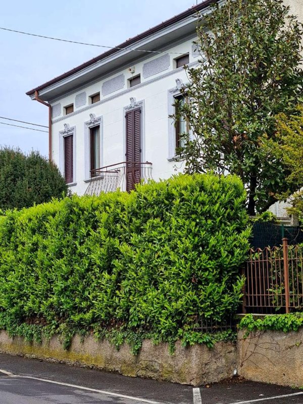 casa indipendente in vendita a Cislago