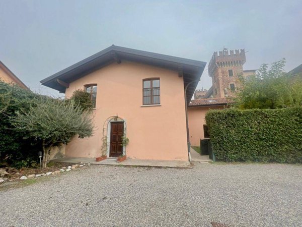 casa indipendente in vendita a Cislago