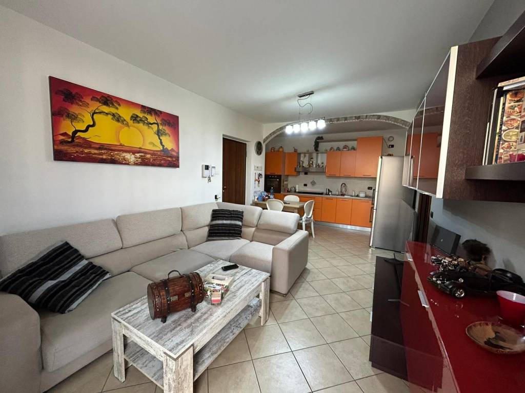 appartamento in vendita a Cislago in zona Massina