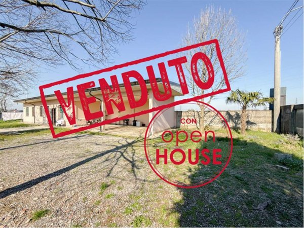 casa indipendente in vendita a Cislago in zona Massina