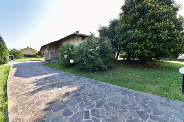 casa indipendente in vendita a Cislago in zona Massina