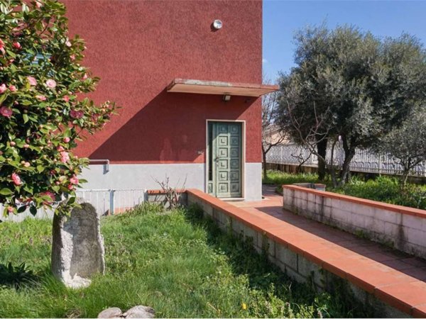 casa indipendente in vendita a Cislago