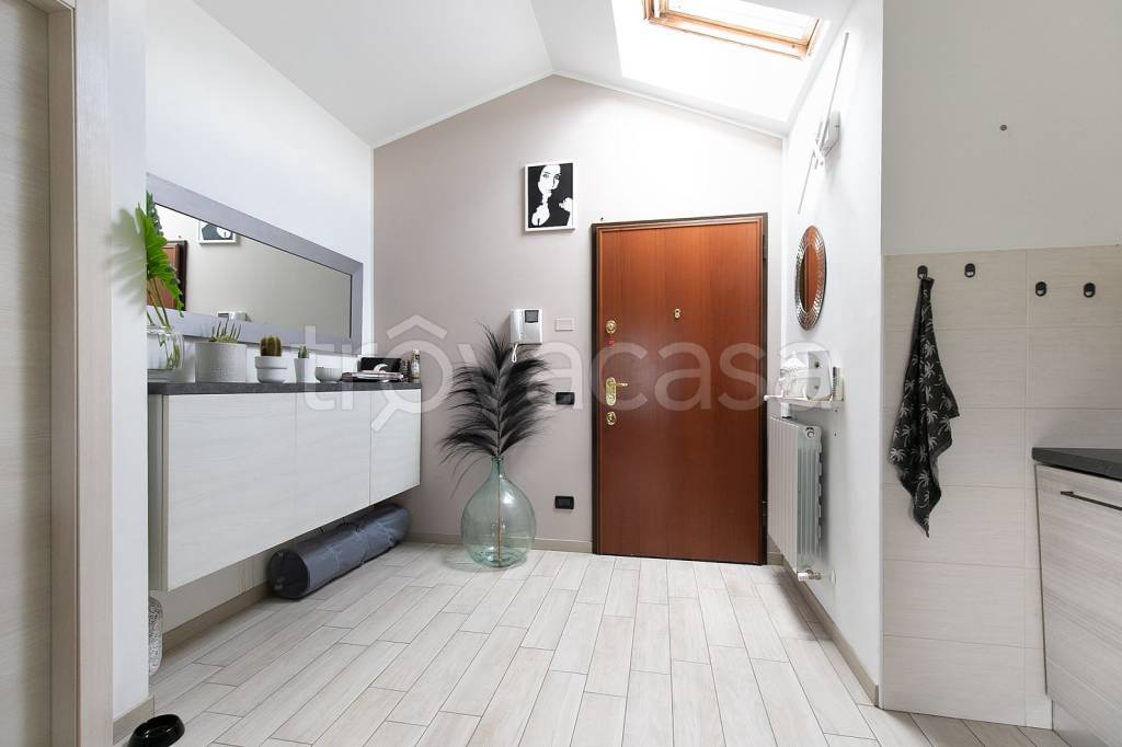 appartamento in vendita a Cislago in zona Massina
