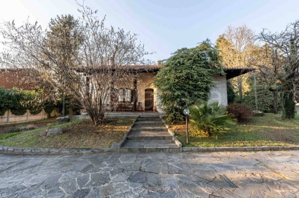 casa indipendente in vendita a Cislago
