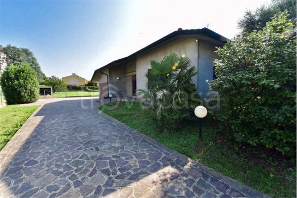 casa indipendente in vendita a Cislago