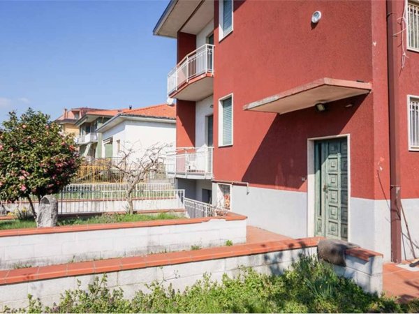 casa indipendente in vendita a Cislago